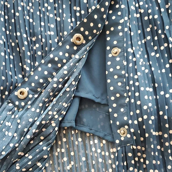 ZARA MIDI PLEATED BLUE SKIRT ( SIZE L) - Picture 8 of 9